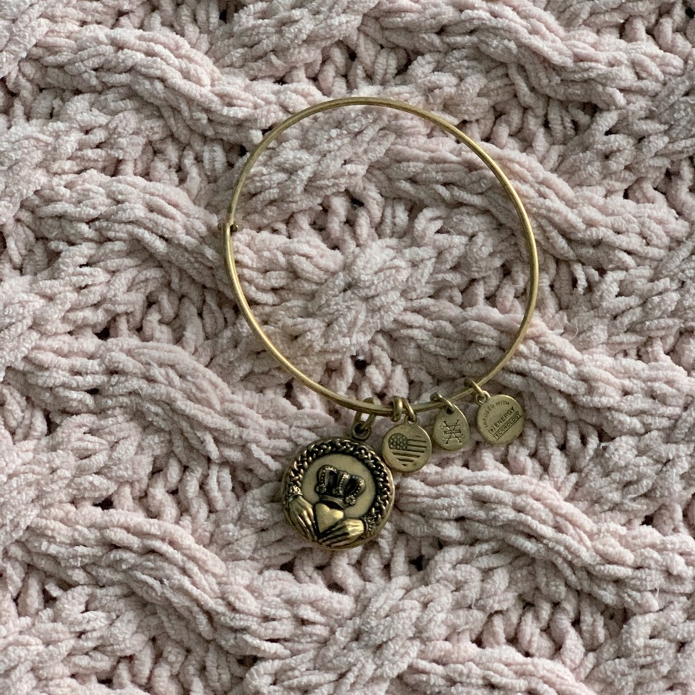 Alex and Ani Claddagh loyalty love friends…